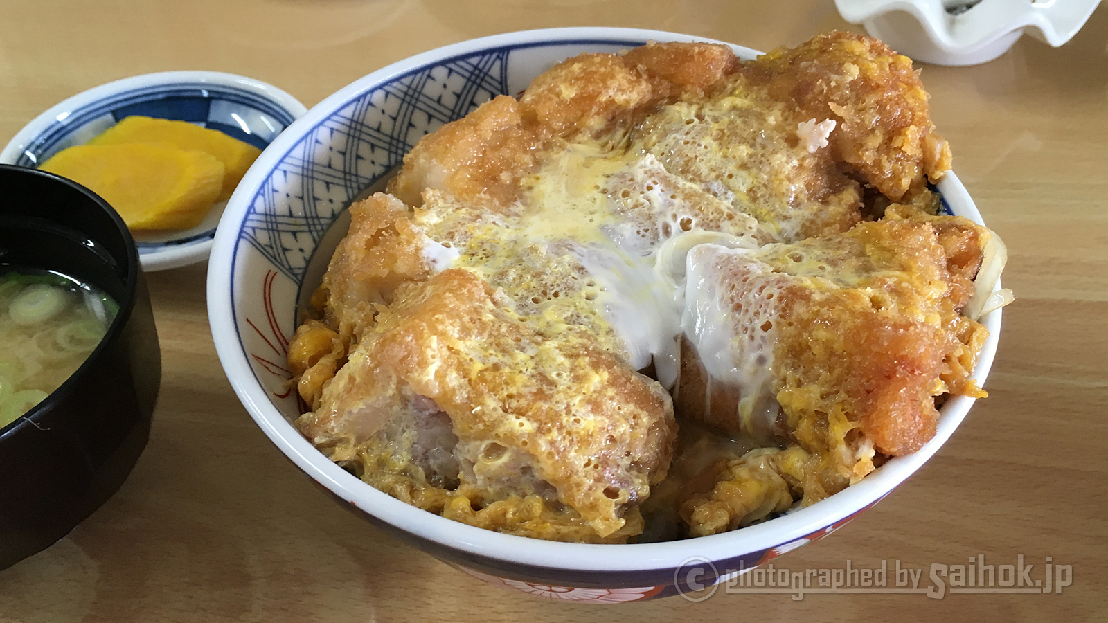 地元で知らない人はいない分厚いカツ丼！豊富町の「丸勝亭」