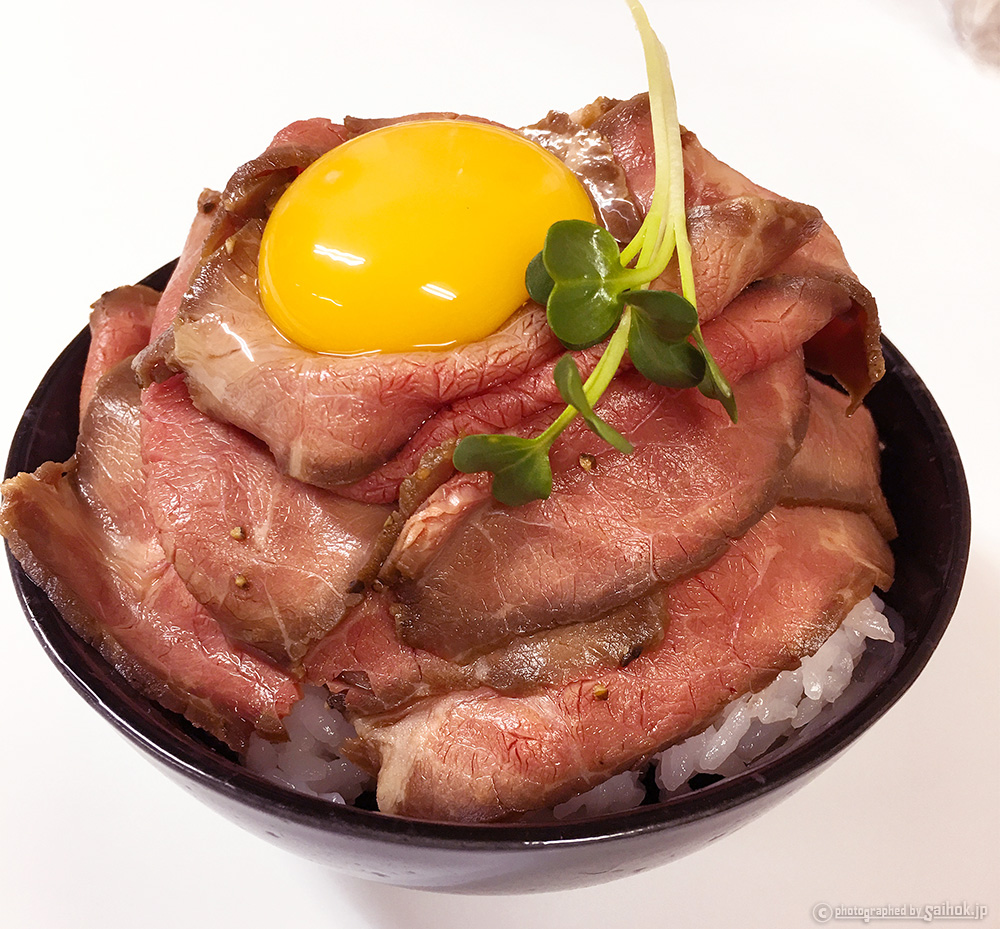 トロけるお肉♪ローストビーフ丼の盛り付け・食べ方レシピ