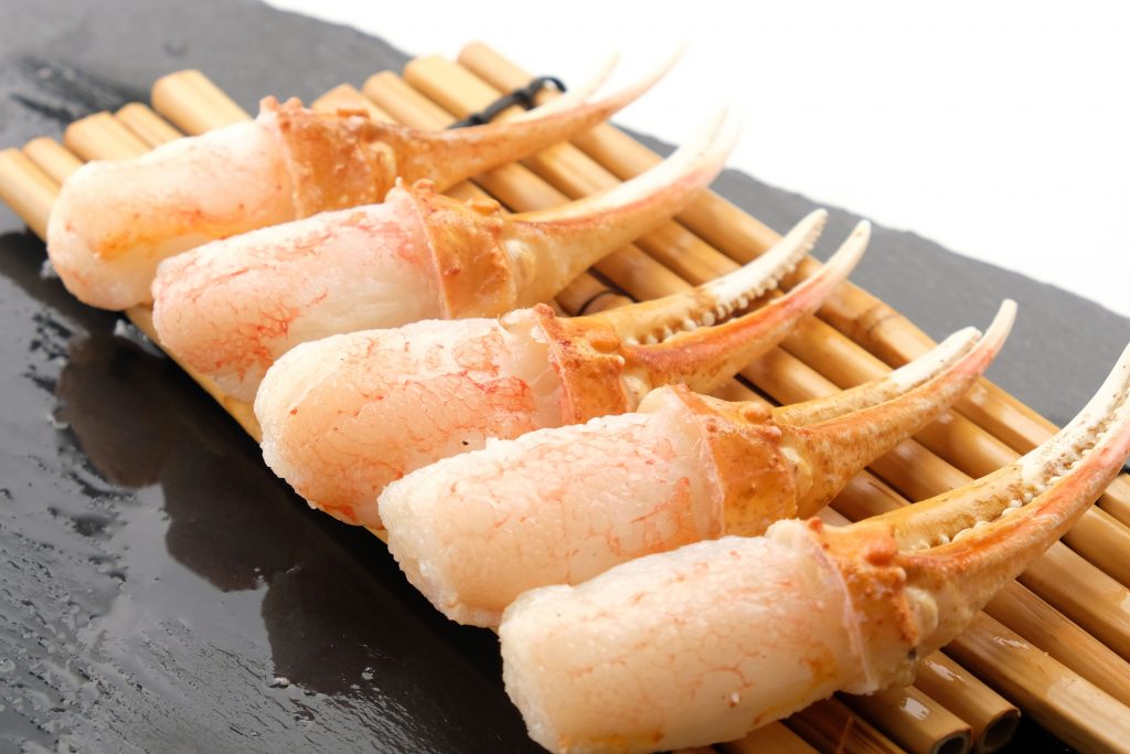 北海道産本ズワイガニ爪のお刺身を美味しくお召し上がりいただくために 解凍方法 食べ方レシピ 北海道へ行こう